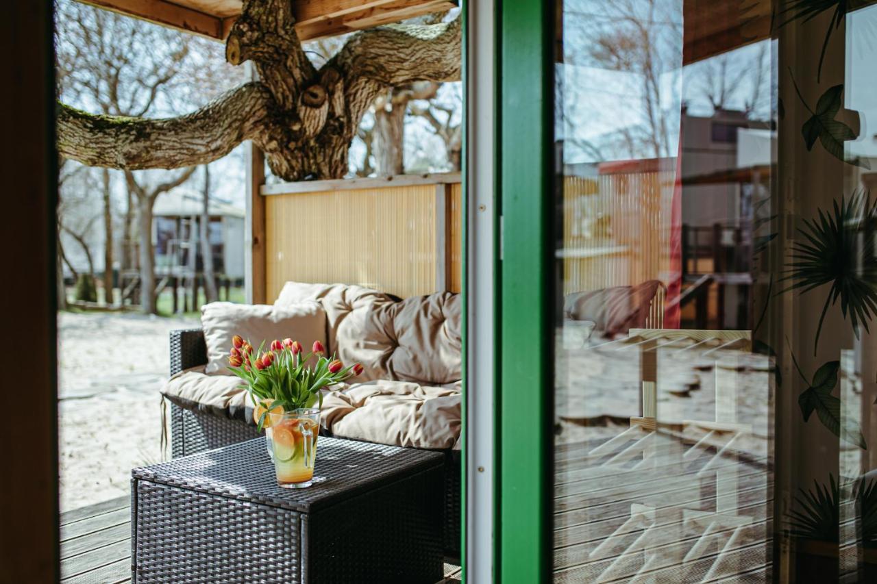 Herbals - Tree&Lake Houses With Bath, Sauna, Bikes, Motorboat Mielno  Eksteriør billede