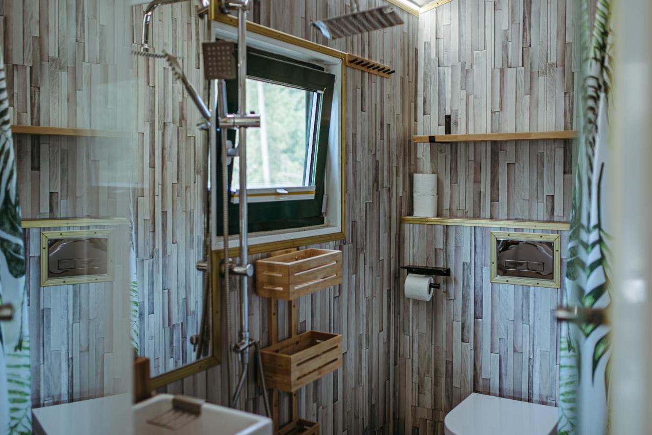 Herbals - Tree&Lake Houses With Bath, Sauna, Bikes, Motorboat Mielno  Eksteriør billede
