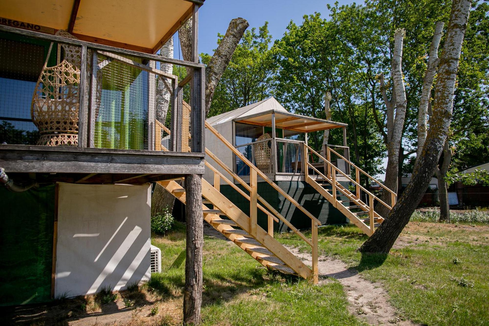 Herbals - Tree&Lake Houses With Bath, Sauna, Bikes, Motorboat Mielno  Værelse billede