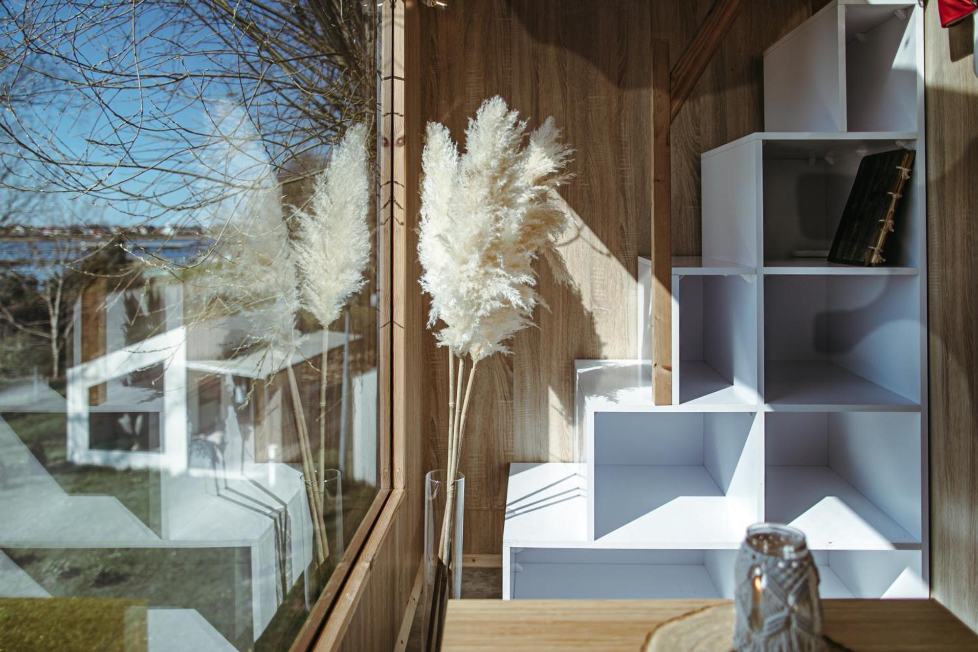 Herbals - Tree&Lake Houses With Bath, Sauna, Bikes, Motorboat Mielno  Værelse billede