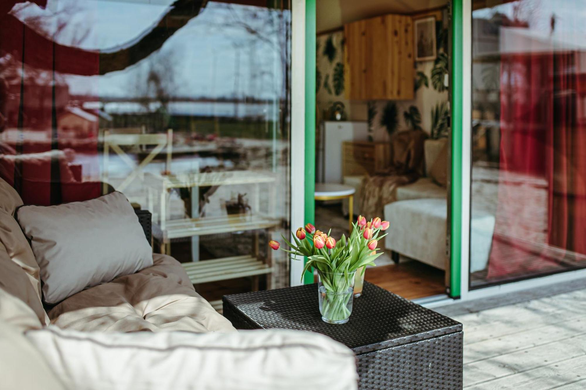Herbals - Tree&Lake Houses With Bath, Sauna, Bikes, Motorboat Mielno  Værelse billede
